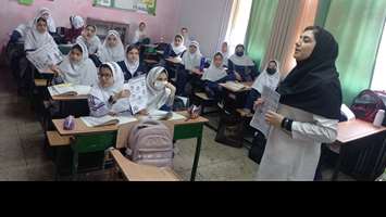 اجرای برنامه‌های آموزشی برای هزار و 200 نفر با موضوع پیشگیری از حیوان گزیدگی و هاری در مدارس